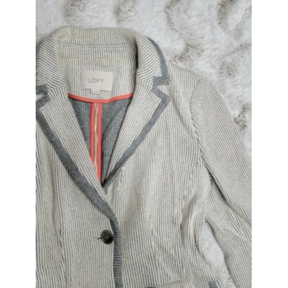 ✨️CL AnnTaylor Loft Cotton Gray Cream Pinstripe Fabric Two Button Blazer Size XS - Picture 6 of 12